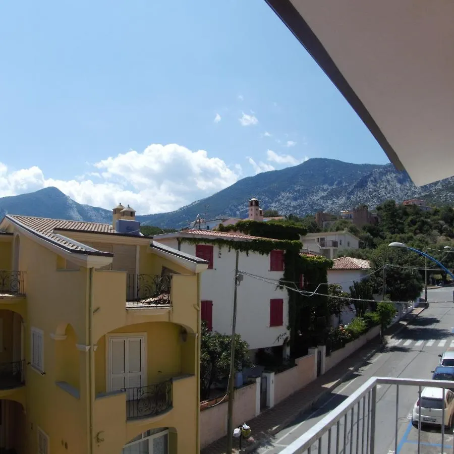 Near The Port Apartment Cala Gonone 0*,