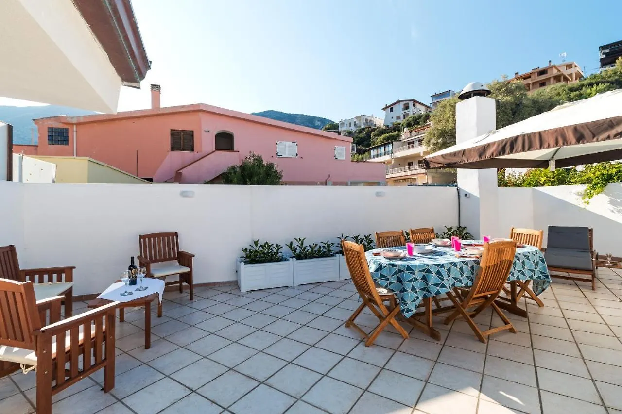 Near The Port Apartment Cala Gonone